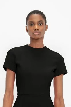 Victoria Beckham | T-Shirt Fitted Dress - Black -Kameli Shop 02 4937 b 2200x 50fcdcf2 ea27 4717 b302 0e4413fb9177