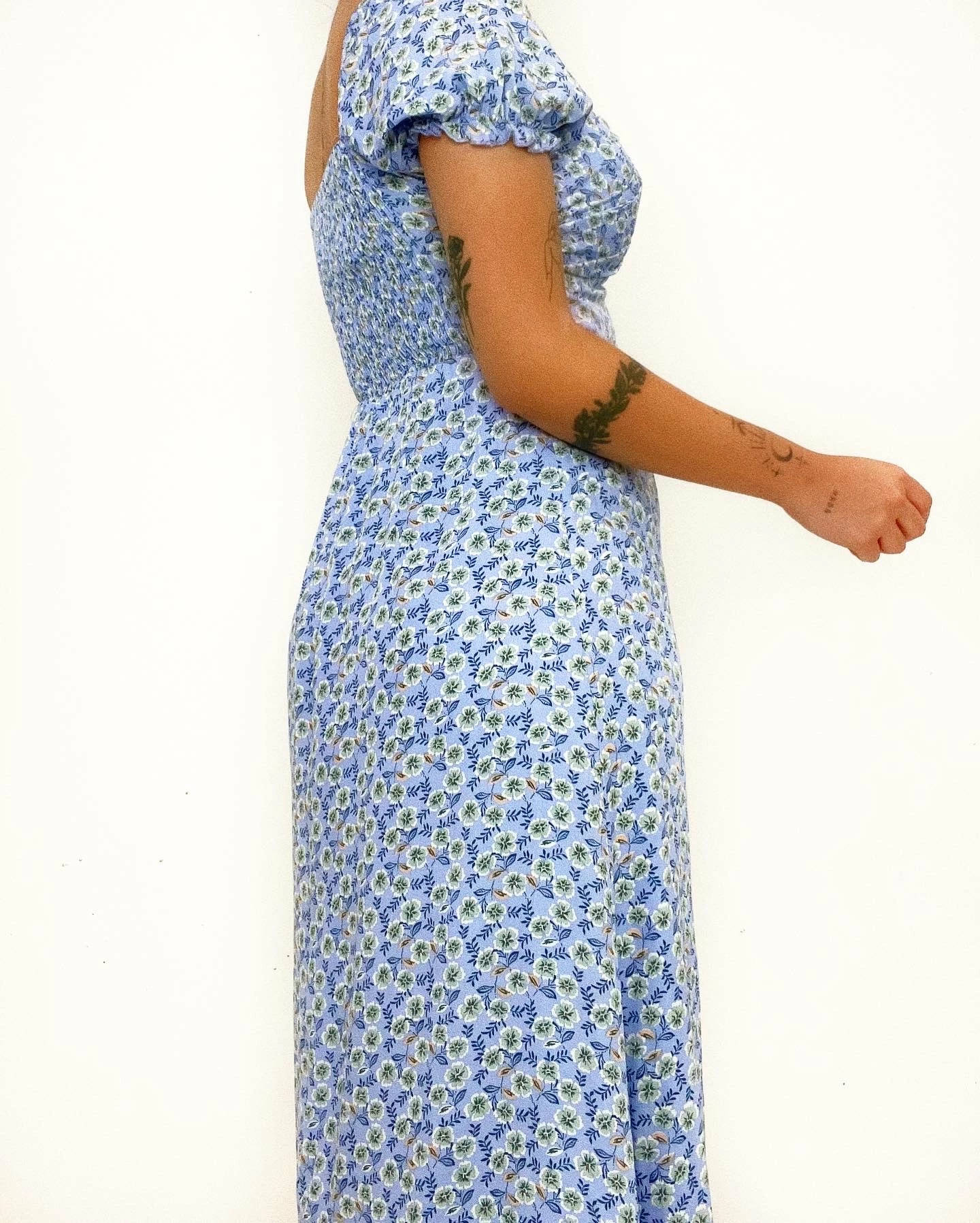 Kameli Boutique Loxley Floral Midi Dress - Blue 4 Kameli Boutique Loxley Floral Midi Dress - Blue - Image 2