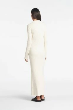 SIR The Label | Enes Button Down Dress - Natural 7 SIR The Label | Enes Button Down Dress - Natural -Kameli Shop S48 22044 SirTheLabel D2 1188 1440x 57dfd466 596d 4483 a086 4d5c6e58621a