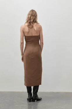 ST AGNI St. Agni | Tailored Wool Midi Dress - Truffle 8 ST AGNI St. Agni | Tailored Wool Midi Dress - Truffle -Kameli Shop Tailored Wool Midi Dress Truffle4 copy 1000x 80ef07c9 b7d1 40cf 9069 27ccfcea230c