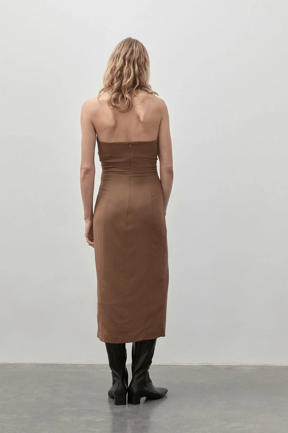 ST AGNI St. Agni | Tailored Wool Midi Dress - Truffle 5 ST AGNI St. Agni | Tailored Wool Midi Dress - Truffle - Image 3