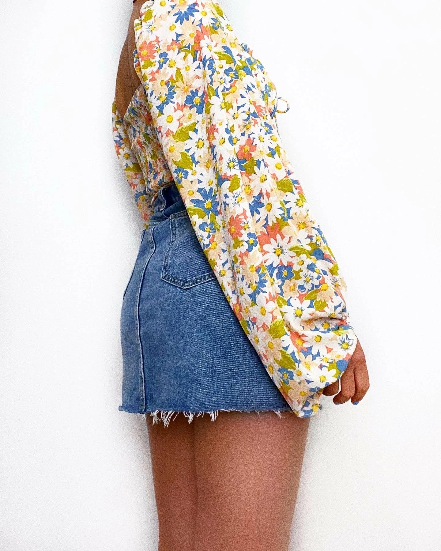 Kameli Boutique Libby Crop Blouse - Blue Florals 4 Kameli Boutique Libby Crop Blouse - Blue Florals - Image 2