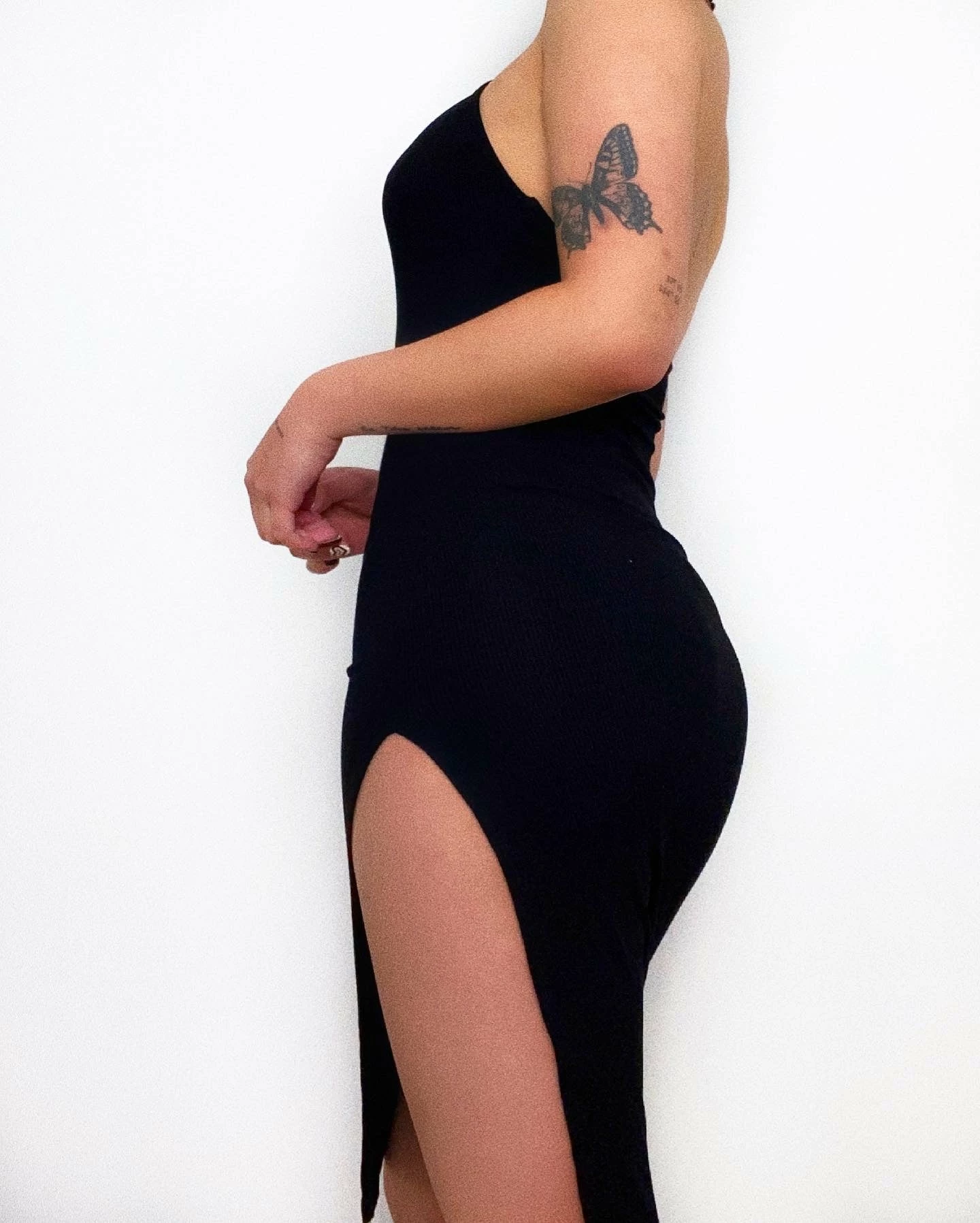 Kameli Boutique Rylee Midi Dress - Black 4 Kameli Boutique Rylee Midi Dress - Black - Image 2