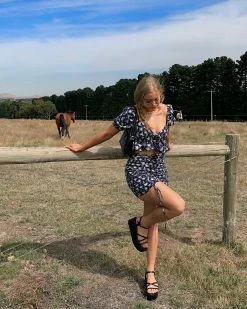 Kameli Boutique Genevieve Floral Mini Dress - Navy -Kameli Shop image df1cd899 337c 4c1c 8f84 4c3a8d286825